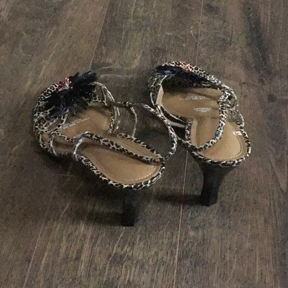 Life Stride leopard print sandals sz 8 - Picture 2 of 3